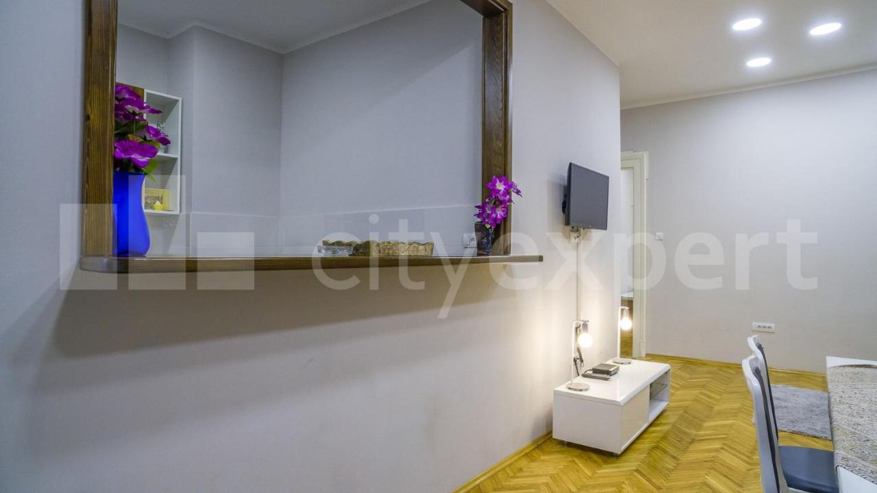 Downtown Apartment In Walk Zone With 3 Bedrooms And Garage Novi Sad Exterior photo